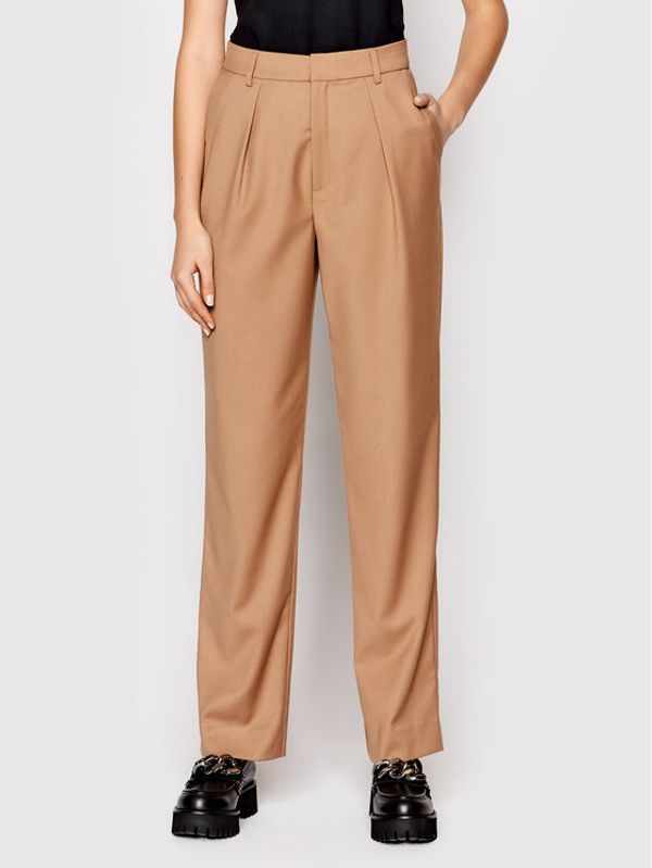 Gestuz Gestuz Текстилни панталони Paula 10905914 Кафяв Relaxed Fit