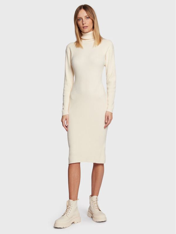 Gina Tricot Gina Tricot Плетена рокля Hannah 17969 Бежов Slim Fit