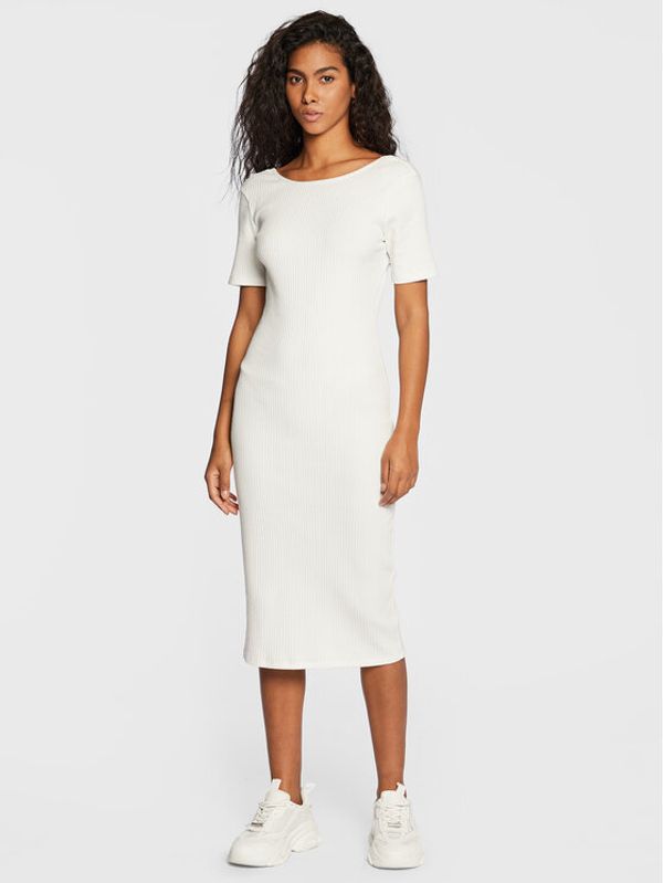 Gina Tricot Gina Tricot Плетена рокля Matilda 19068 Бял Slim Fit