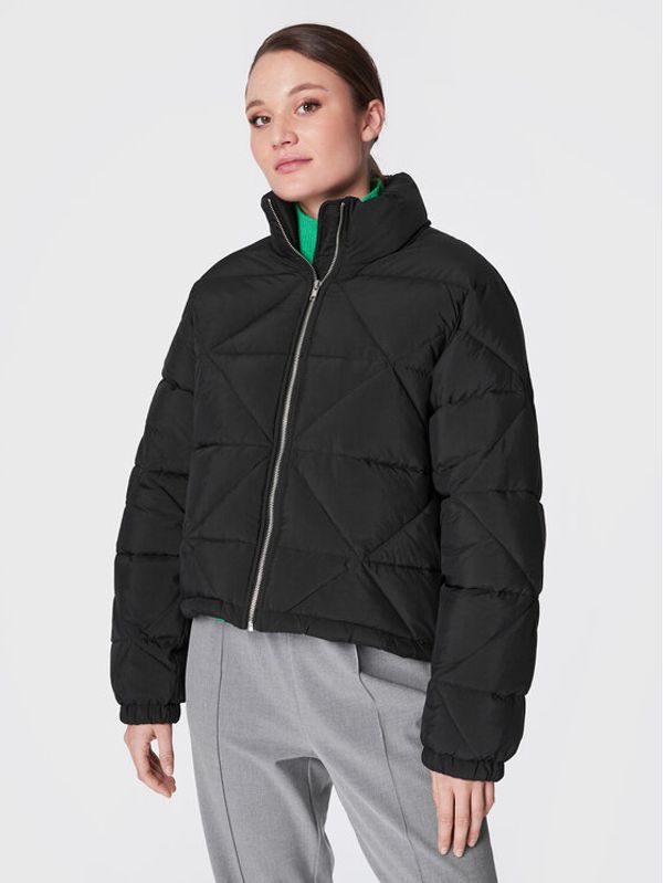 Gina Tricot Gina Tricot Пухено яке Elina 17731 Черен Relaxed Fit