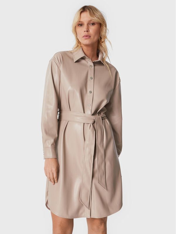 Guess Guess Рокля от имитация на кожа W3RK55 WF8Q0 Сив Regular Fit