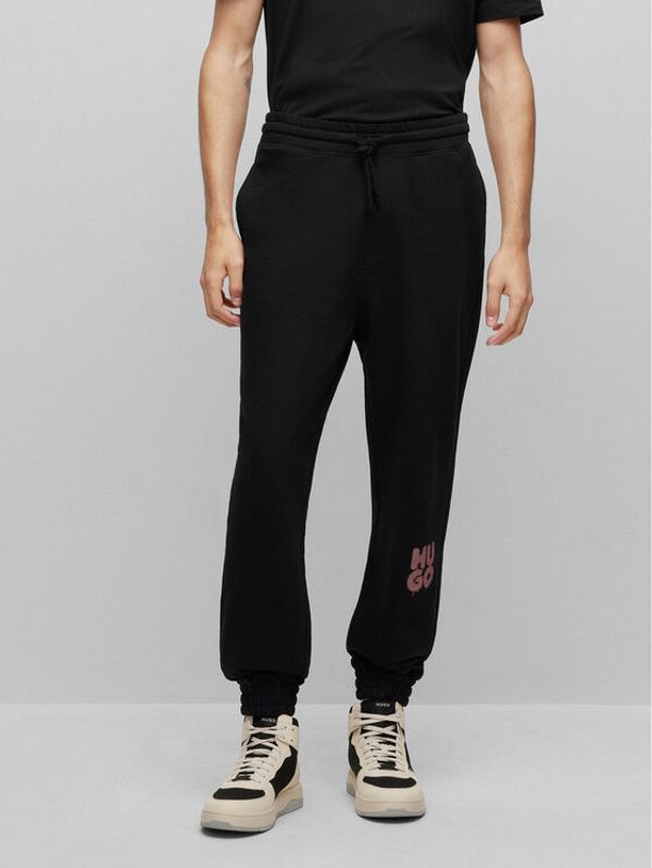 Hugo Hugo Долнище анцуг 50490506 Черен Relaxed Fit