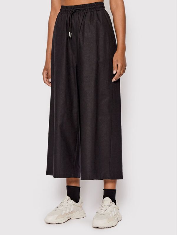 Makia Makia Текстилни панталони Lina W70013 Черен Regular Fit