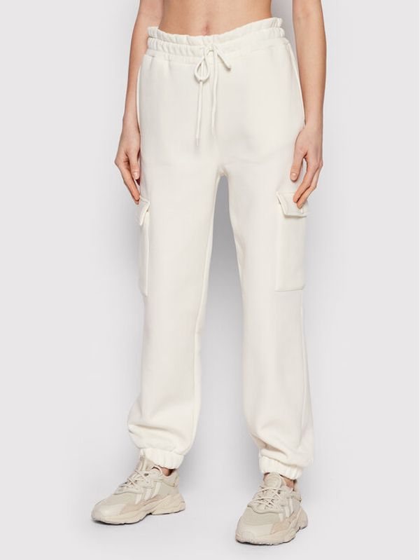 NA-KD NA-KD Долнище анцуг Big Pocket 1100-005494-0244-003 Бежов Regular Fit