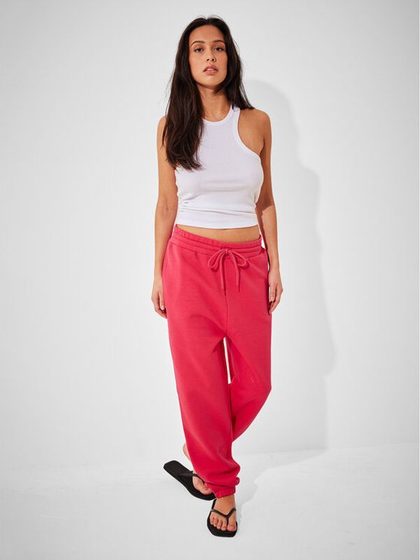 NA-KD NA-KD Долнище анцуг Move 1100-006317-2008-003 Розов Regular Fit