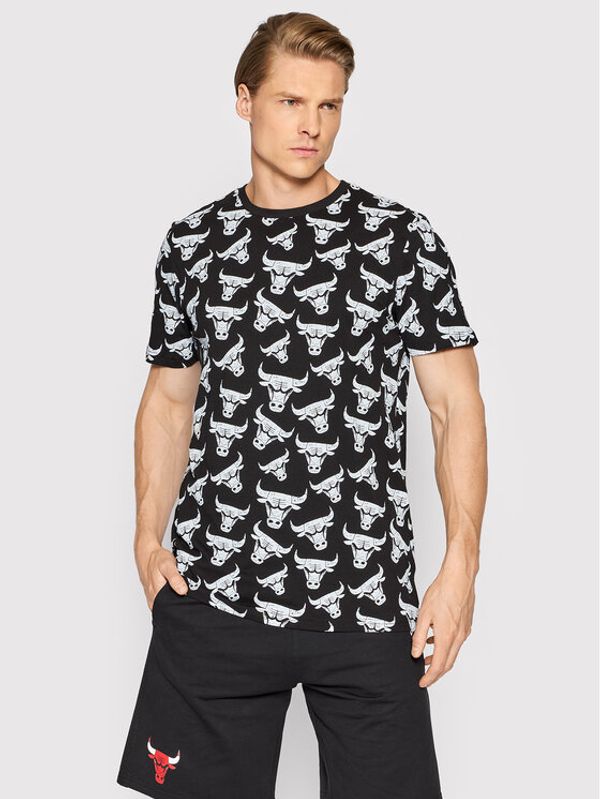 New Era New Era Тишърт Chicago Bulls All Over Logo 12893176 Черен Regular Fit