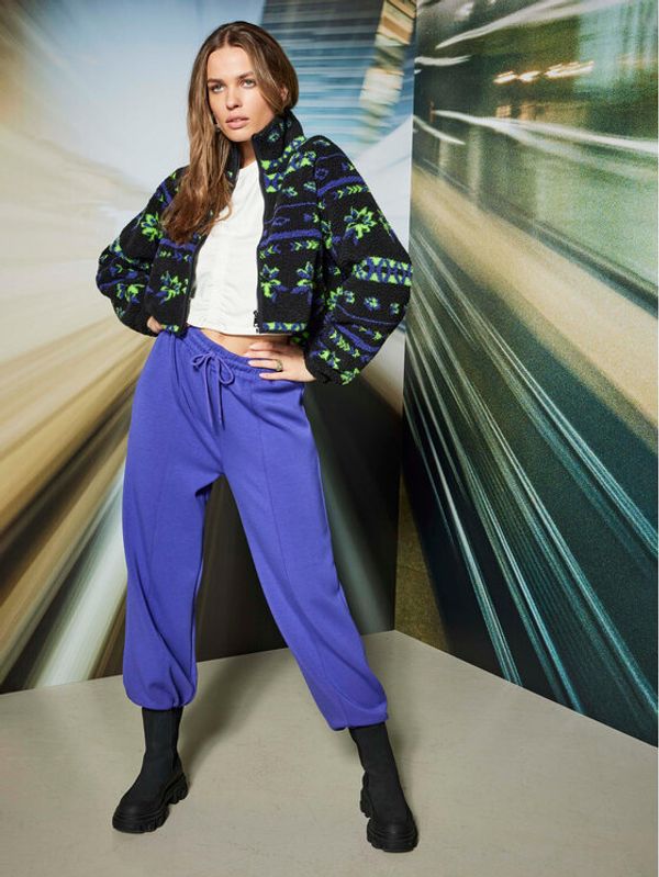 ONLY ONLY Долнище анцуг Scarlett 15241305 Виолетов Relaxed Fit