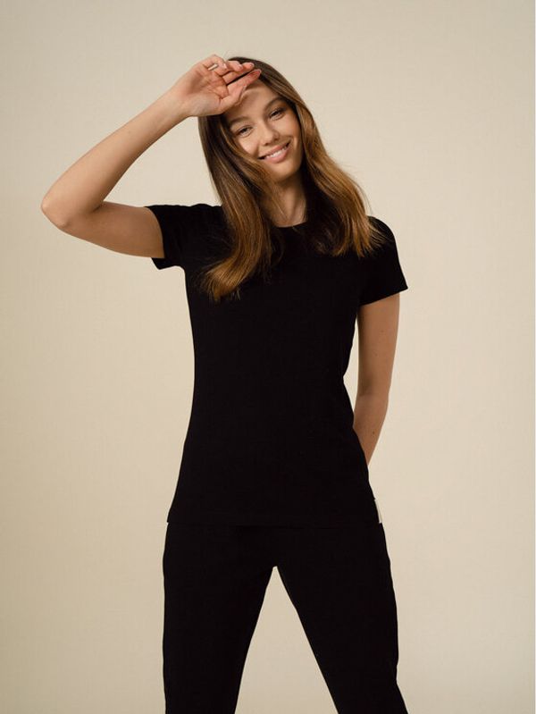 Outhorn Outhorn Тишърт OTHSS23TTSHF409 Черен Relaxed Fit