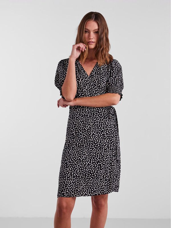 Pieces Pieces Рокля 17133694 Черен Regular Fit