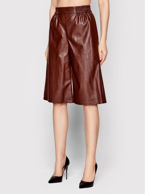 Sisley Sisley Шорти от имитация на кожа 48WPL9001 Кафяв Relaxed Fit