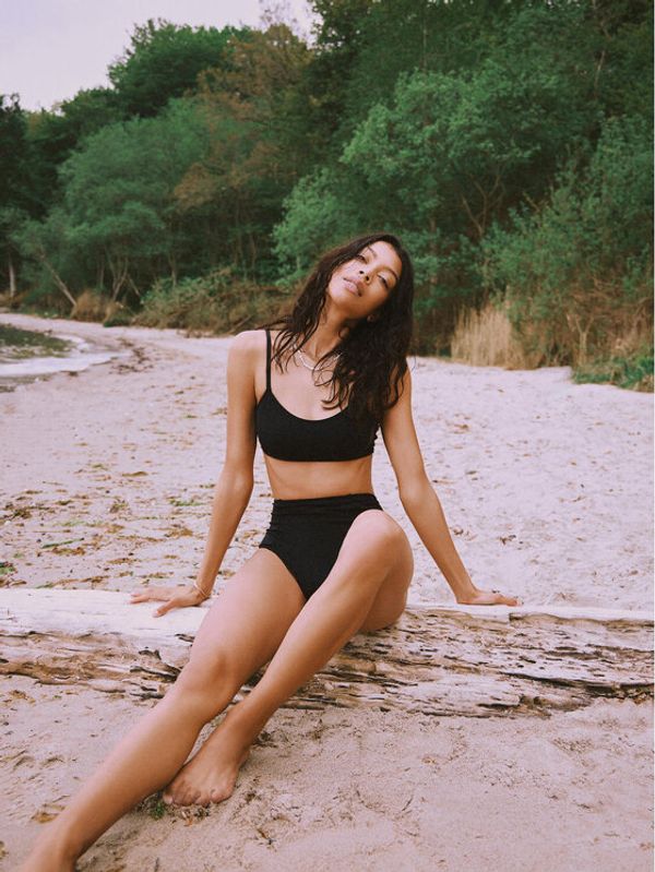 Vila Vila Горнище на бански 14084437 Черен Regular Fit