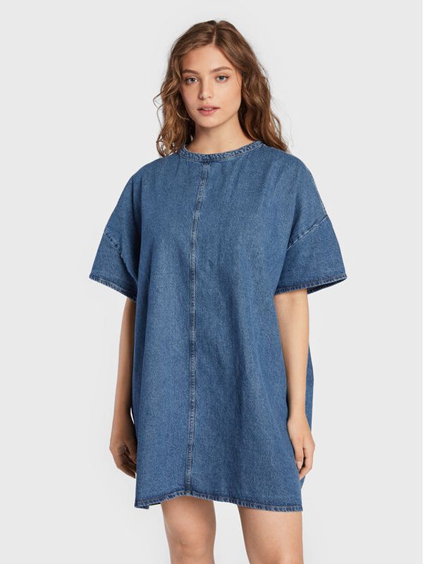 Wrangler Wrangler Дънкова рокля Denim W9P1LLX8E Син Oversize