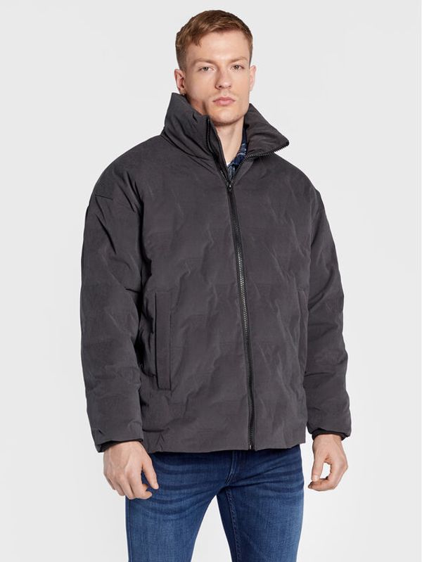 Wrangler Wrangler Пухено яке Brand W4E8X7XV6 112319924 Черен Regular Fit