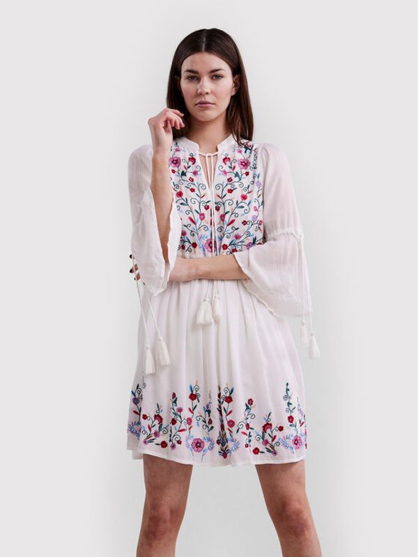 YAS YAS Ежедневна рокля Chella 26027135 Бял Relaxed Fit