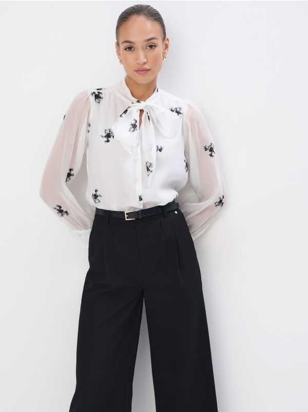 Mohito Mohito - Блуза с детайл възел - кремaво