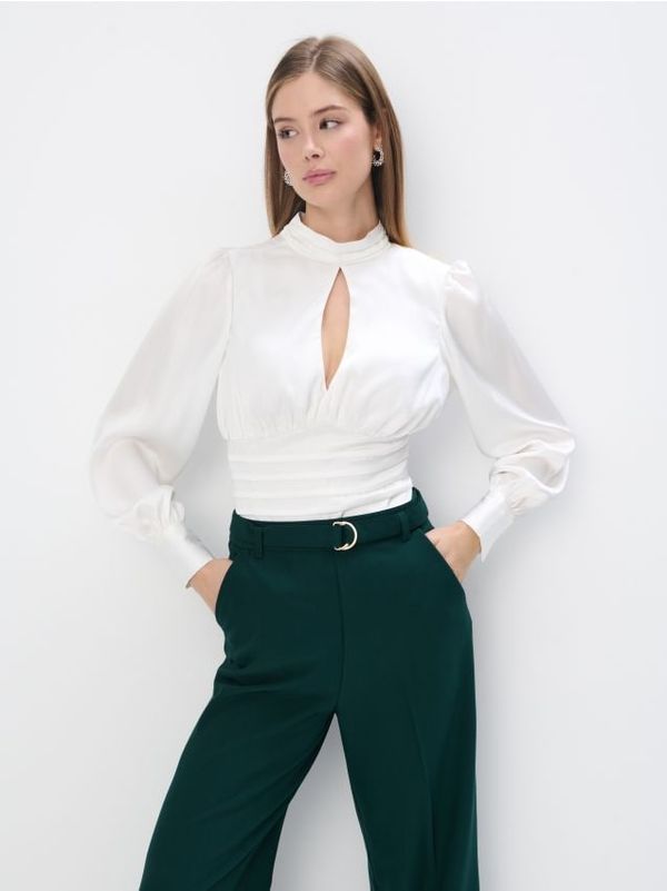 Mohito Mohito - Блуза с дълбоко изрязан гръб - бяло