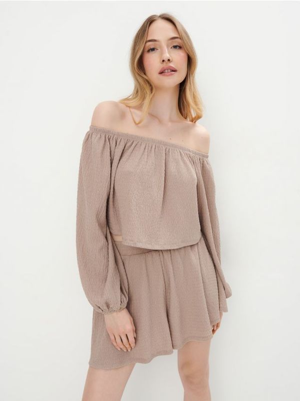 Mohito Mohito - Блуза с голи рамене - бежово