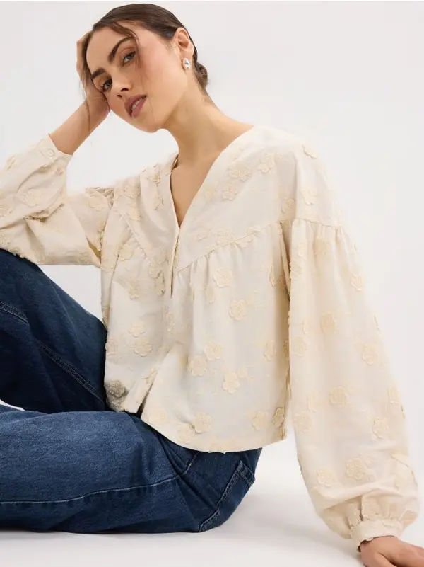 Mohito Mohito - Бродирана блуза - кремaво