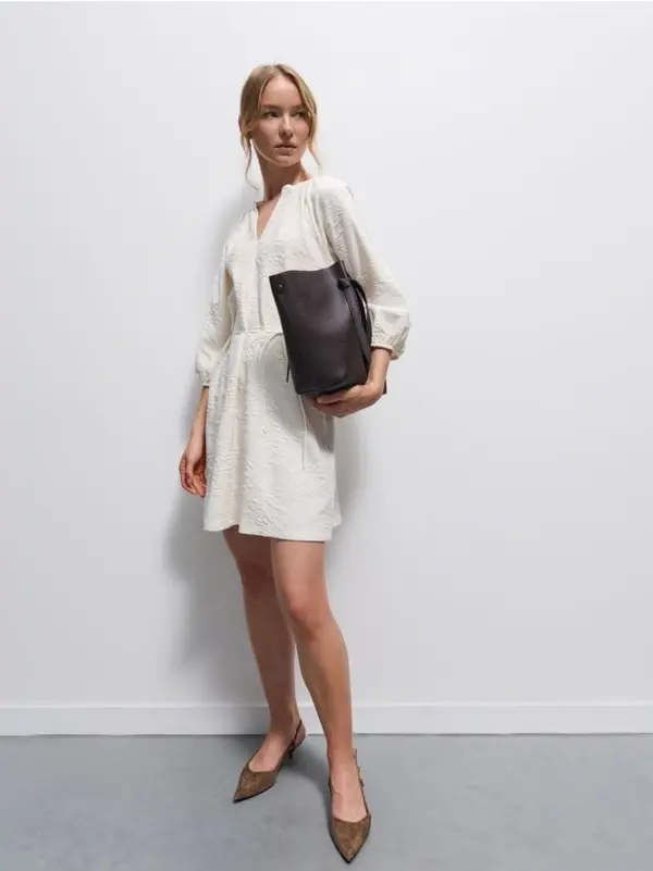 Mohito Mohito - Мини рокля тип риза - кремaво