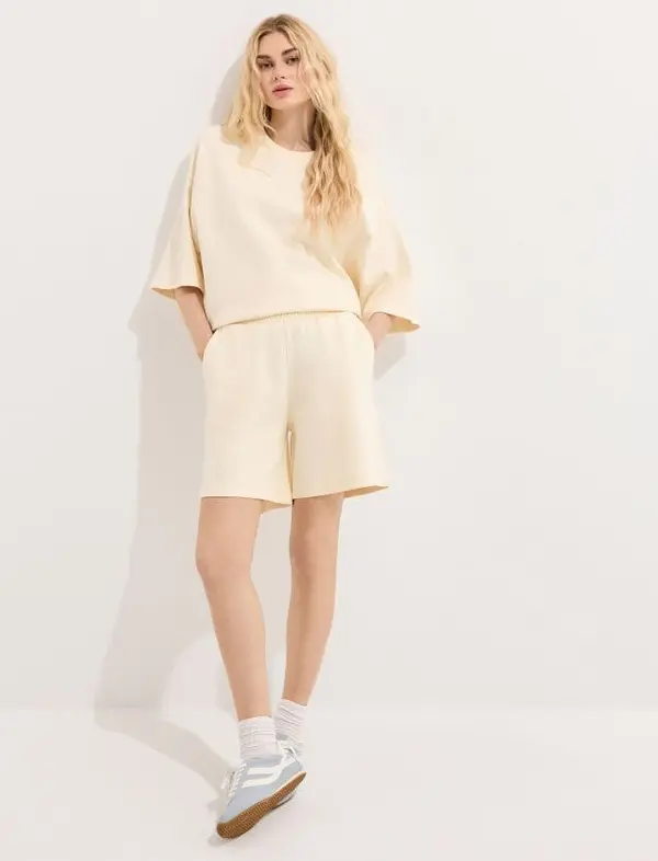 Mohito Mohito - Памучни шорти - кремaво