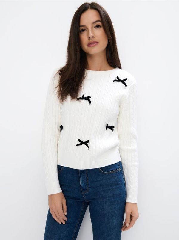 Mohito Mohito - Пуловер с декоративна плетка - кремaво