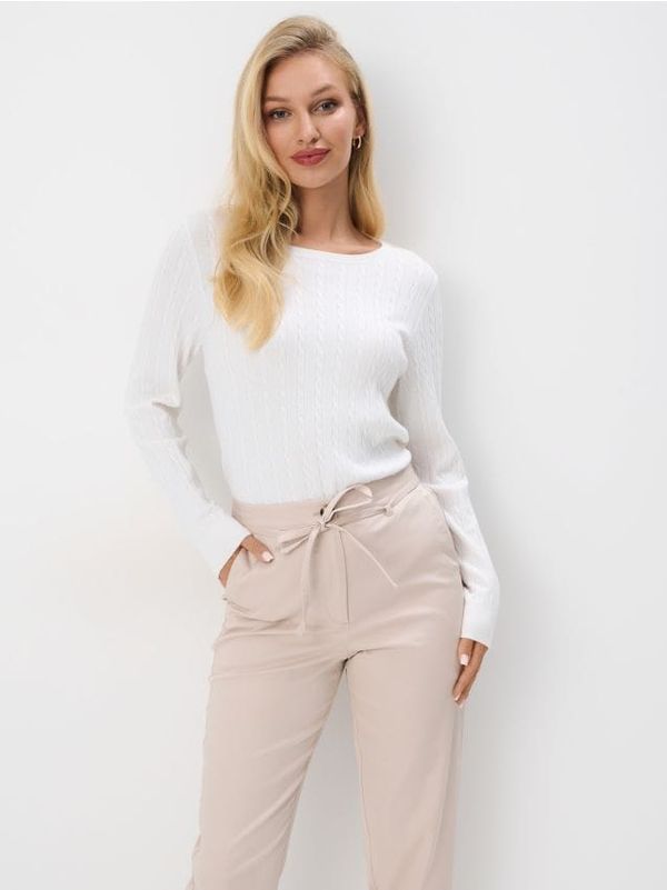 Mohito Mohito - Пуловер с декоративна плетка - кремaво