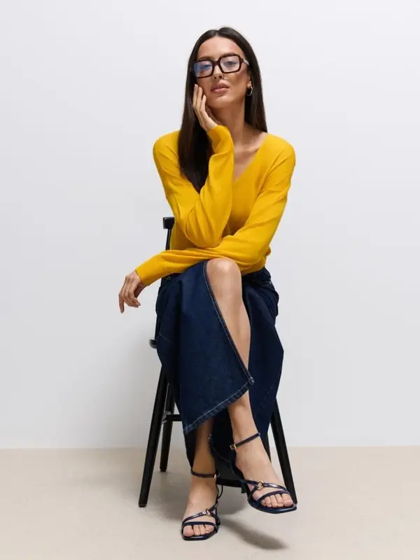 Mohito Mohito - Пуловер с остро деколте - кехлибарен