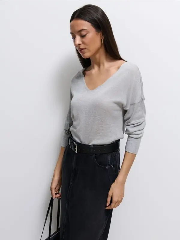 Mohito Mohito - Пуловер с остро деколте - сиво