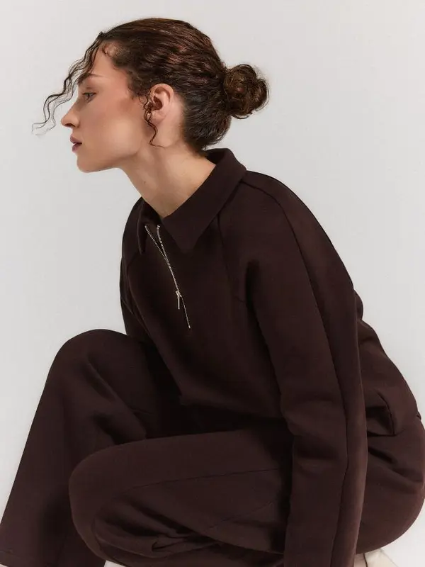 Mohito Mohito - Суитшърт с яка - тъмно кафяво