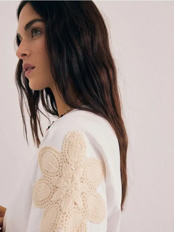 Mohito Mohito - Тениска с апликация - кремaво