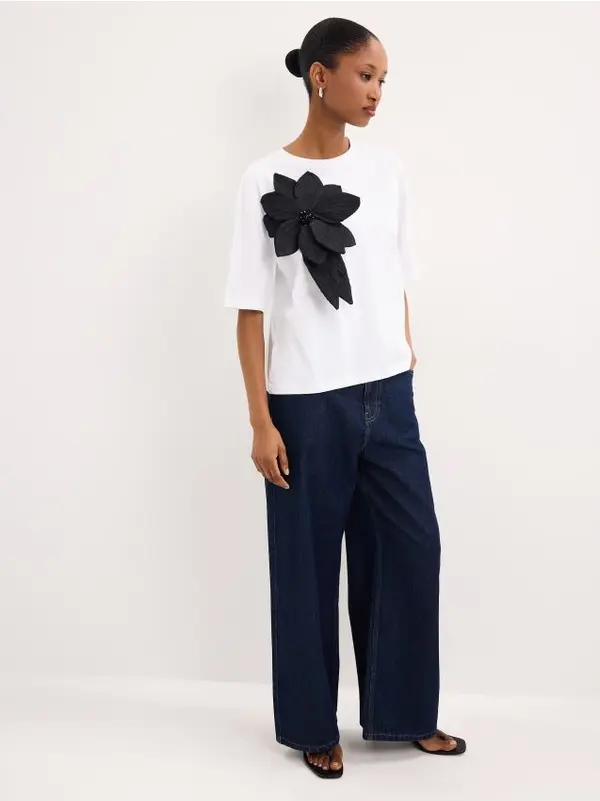 Mohito Mohito - Тениска с флорален мотив - бяло