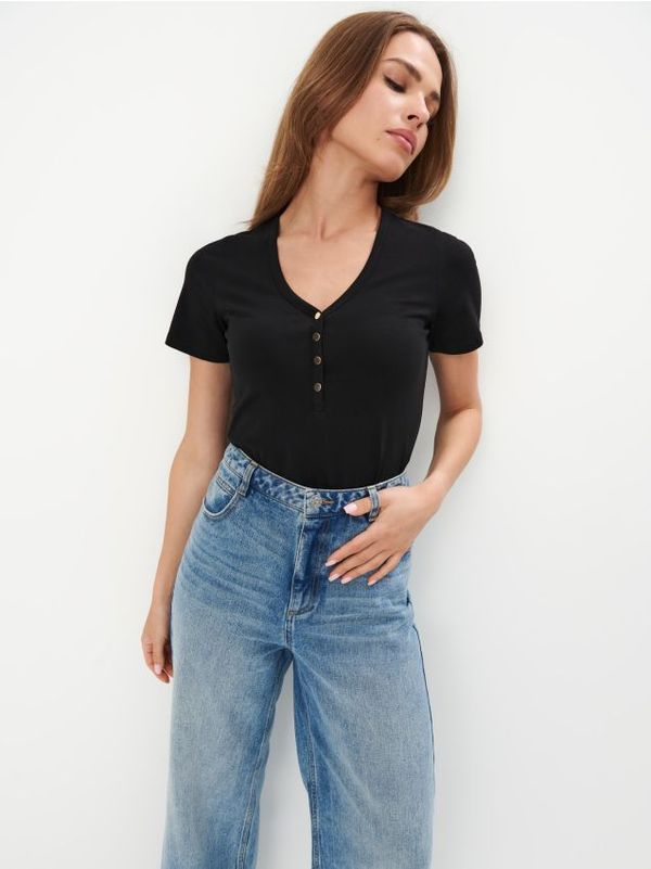 Mohito Mohito - Тениска с остро деколте - черен