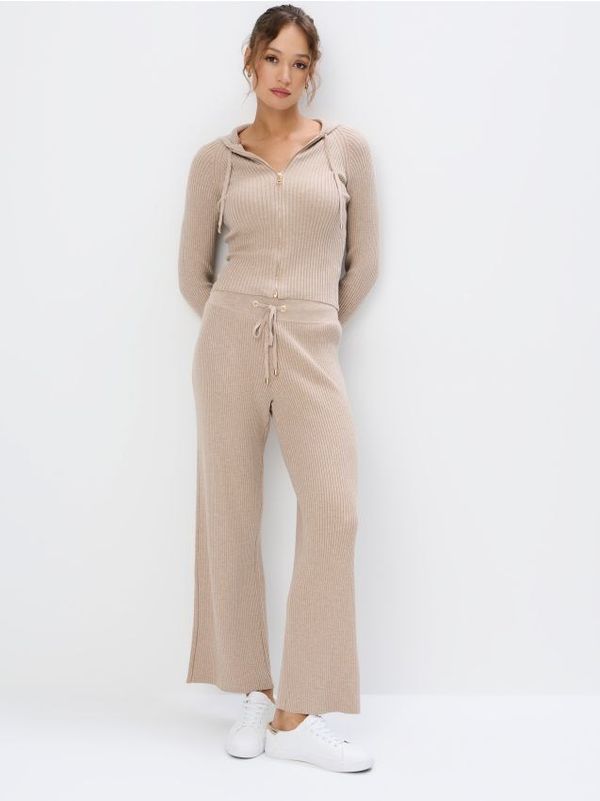 Mohito Mohito - Трикотажен панталон - бежово