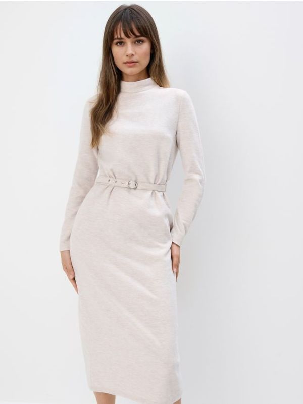 Mohito Mohito - Трикотажна миди рокля - бежово