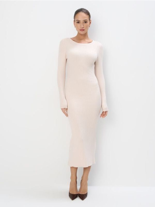 Mohito Mohito - Трикотажна миди рокля - бежово