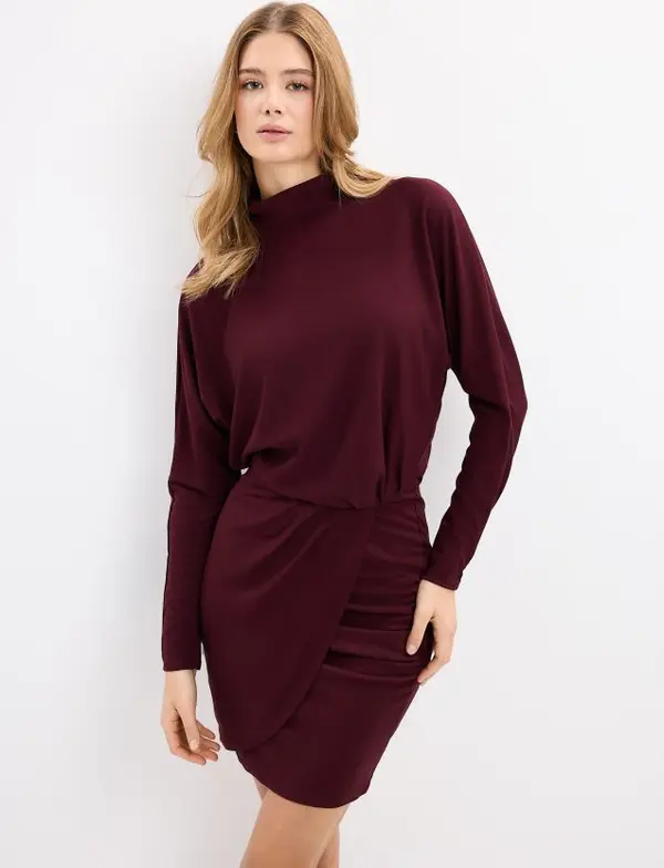 Mohito Mohito - Трикотажна мини рокля - кестеняво