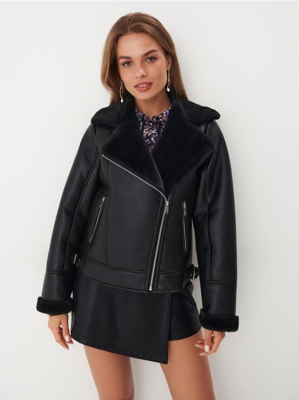 Mohito Mohito - Яке с пухена яка - черен