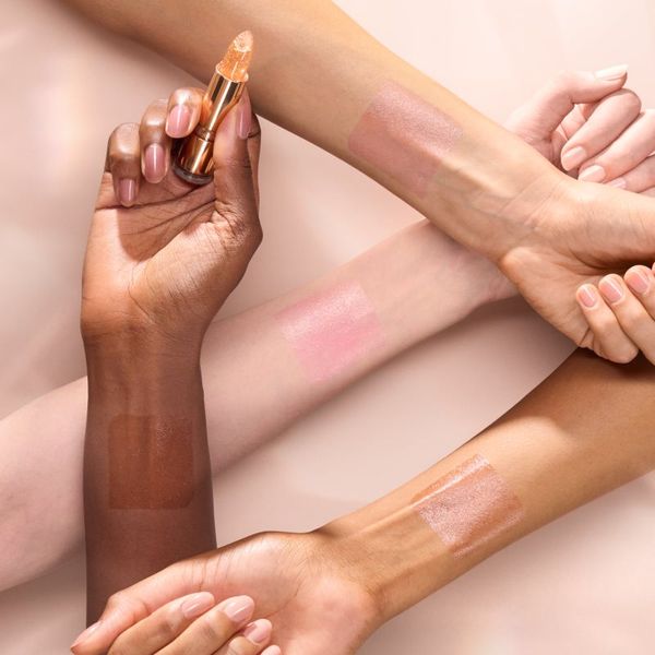 Catrice Catrice Glam In Gold Lip Balm тониращ хидратиращ балсам за устни с блясък цвят 010 In A Gold Rush 3.5 гр.