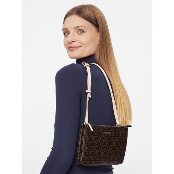 Calvin Klein Дамска чанта Calvin Klein Ck Must Ew Xbody Mono K60K609417 0HD