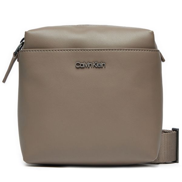 Calvin Klein Мъжка чантичка Calvin Klein Clean Essential Cube Reporter K50K512183 Бежов