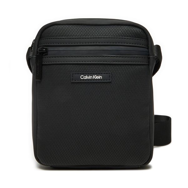Calvin Klein Мъжка чантичка Calvin Klein K50K512811 Черен
