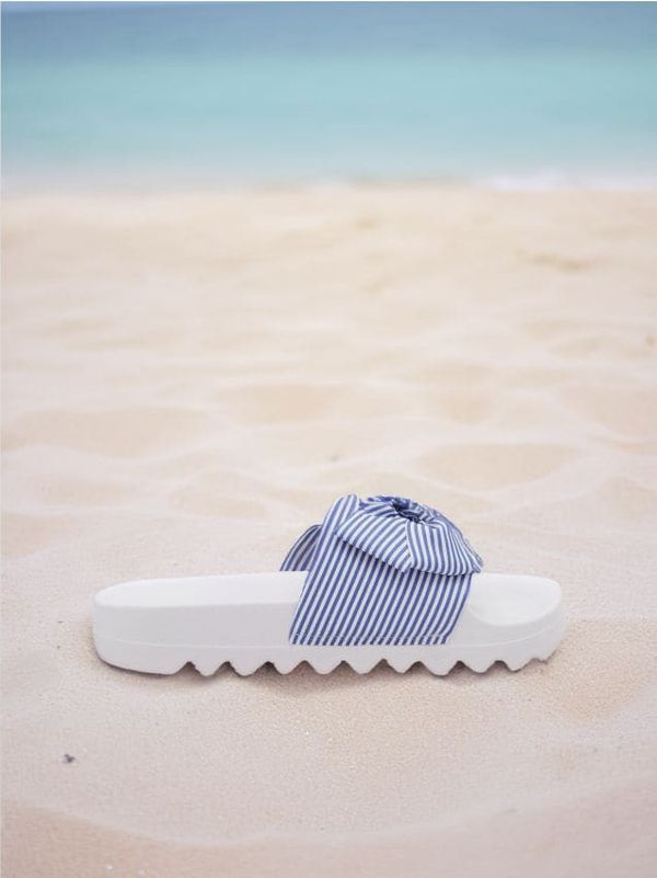 Sinsay Sinsay - Чехли - бял