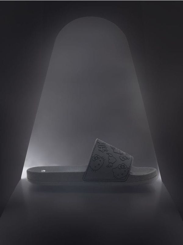 Sinsay Sinsay - Чехли Hello Kitty - черeн