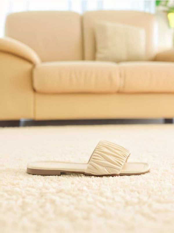 Sinsay Sinsay - Чехли - светложълто