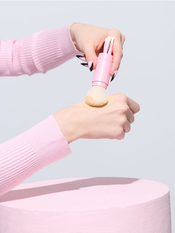 Sinsay Sinsay - Комплект от 4 четки за грим - пастелнорозово