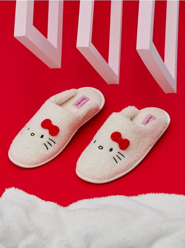 Sinsay Sinsay - Пантофи Hello Kitty - кремав