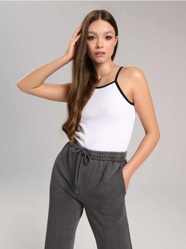 Sinsay Sinsay - Рипсен топ - бял