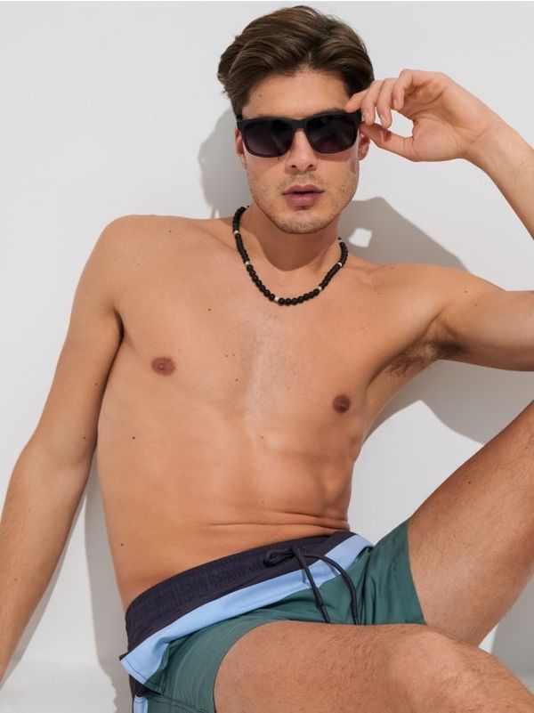 Sinsay Sinsay - Слънчеви очила с форма на сърце - черeн