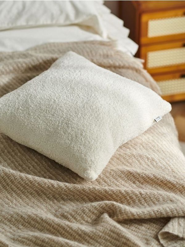 Sinsay Sinsay - Възглавница - кремав