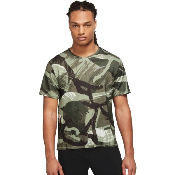 Nike Nike NK DF MILER TOP SS CAMO Мъжка тениска за бягане, khaki, размер